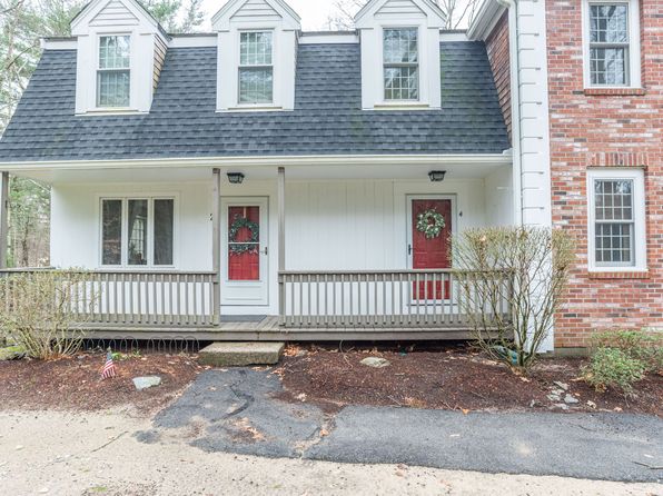 4 Colonial Dr UNIT 4
