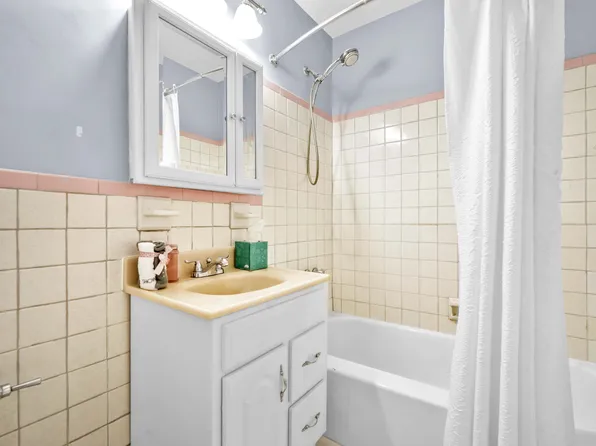 68-15 Selfridge Street image 21 of 24