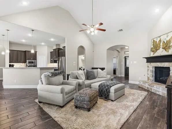 210 Covington Dr, Wylie, TX 75098