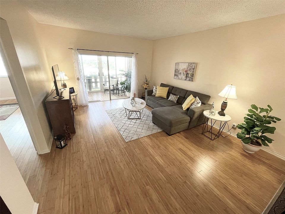 1st image of 4330 Hillcrest Drive #1008