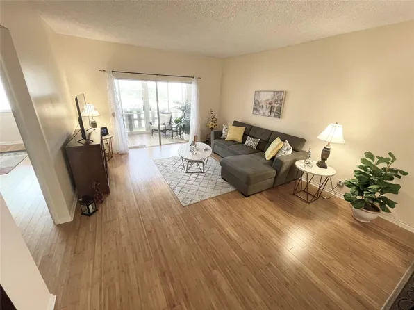 4330 Hillcrest Drive #1008, Hollywood, FL 33021
