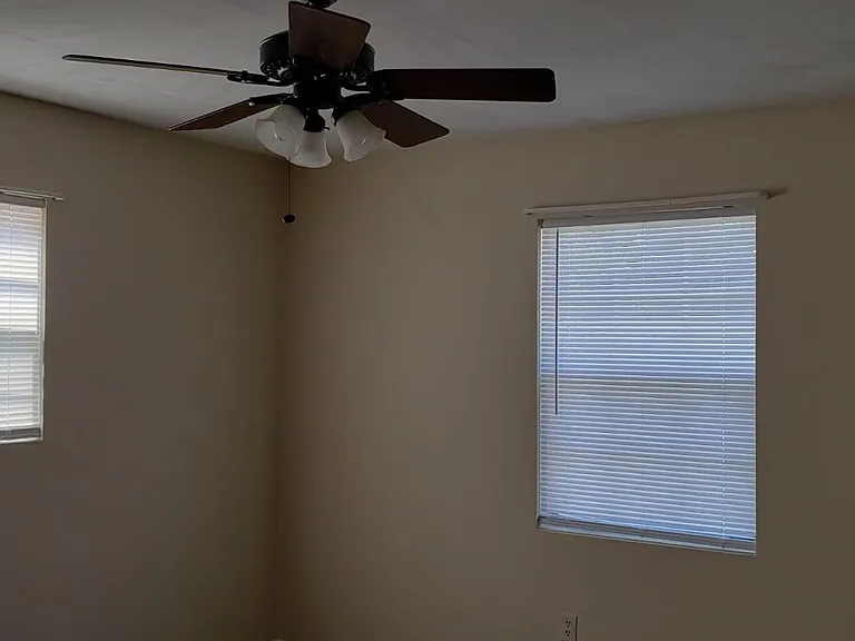 725 Normandy St NE — Photo 7