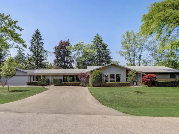 110 West Krause PLACE, Bayside, WI 53217