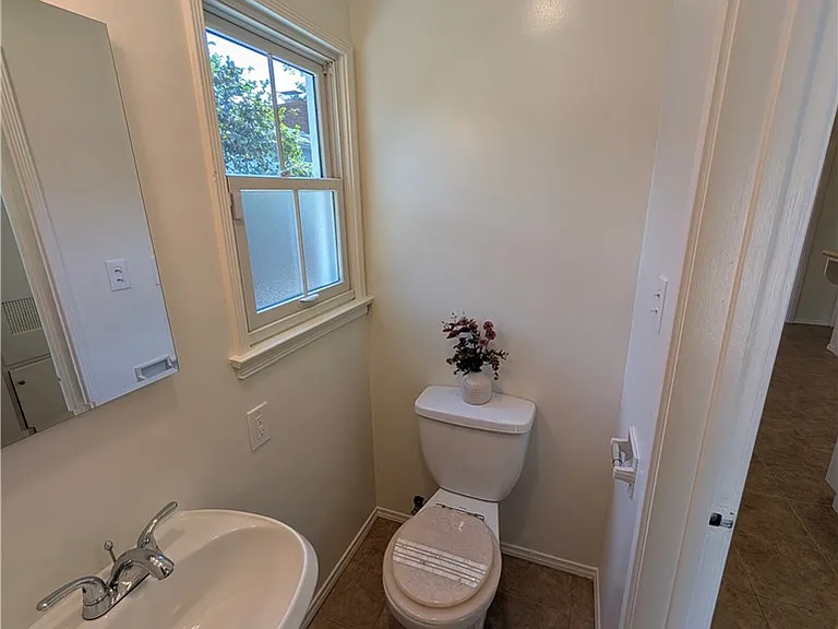 582 N Sunnyslope Ave — Photo 24