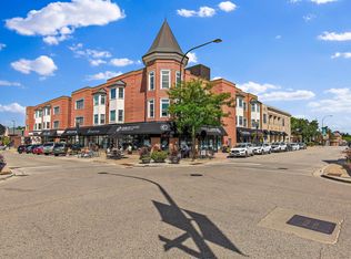 100 E Station St APT 308, Barrington, IL 60010