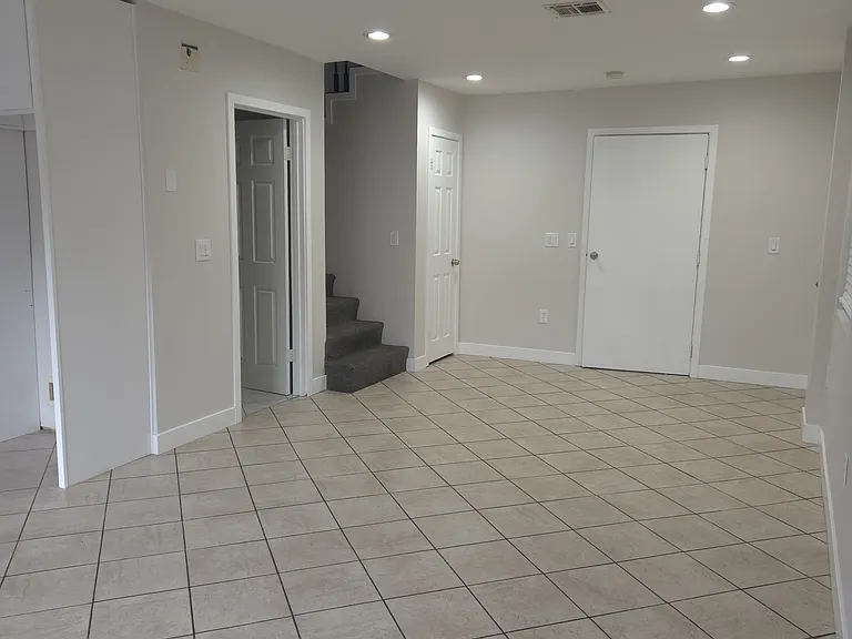 751 S Arizona Ave — Photo 7