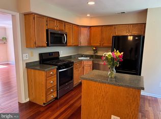6064 Clay Spur Ct, Centreville, VA 20121