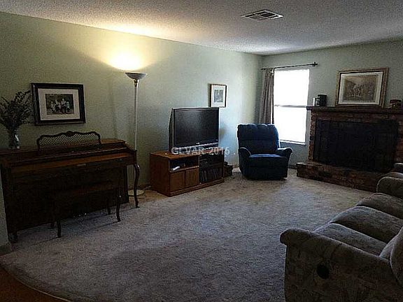 2nd image of 861 Stonehenge St