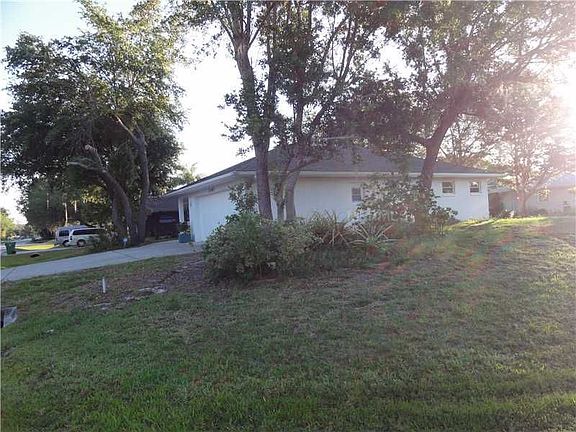 3rd image of 2080 Doria St