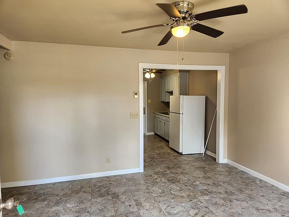 2nd image of 1503 Golf Club Ln APT 6