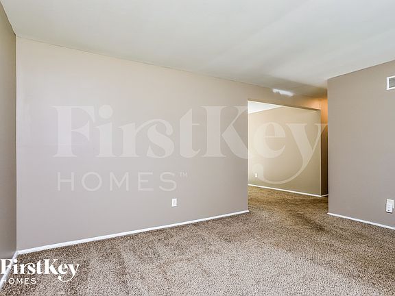 4th image of 20 Airshire Pl