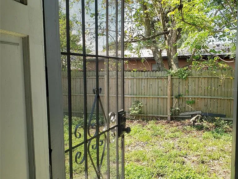 2403 Durham St #1 — Photo 18