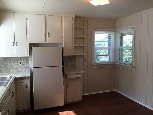 4th image of 1010 Magnolia Ave