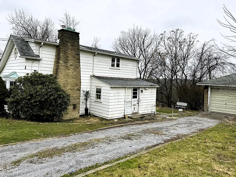 915 Perry Hwy — Photo 8