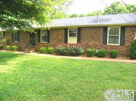 2nd image of 1615 Lilac Dr