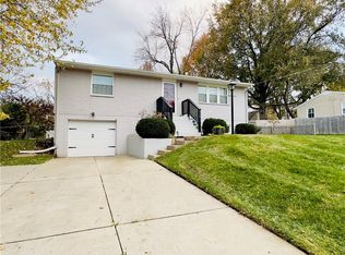 513 NE 76th St, Gladstone, MO 64118
