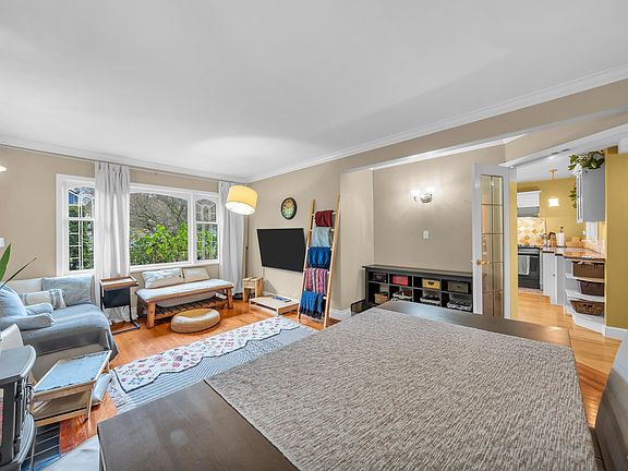 3rd image of 378 E 59th Ave