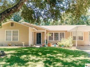 1007 Fulton St, Edna, TX 77957