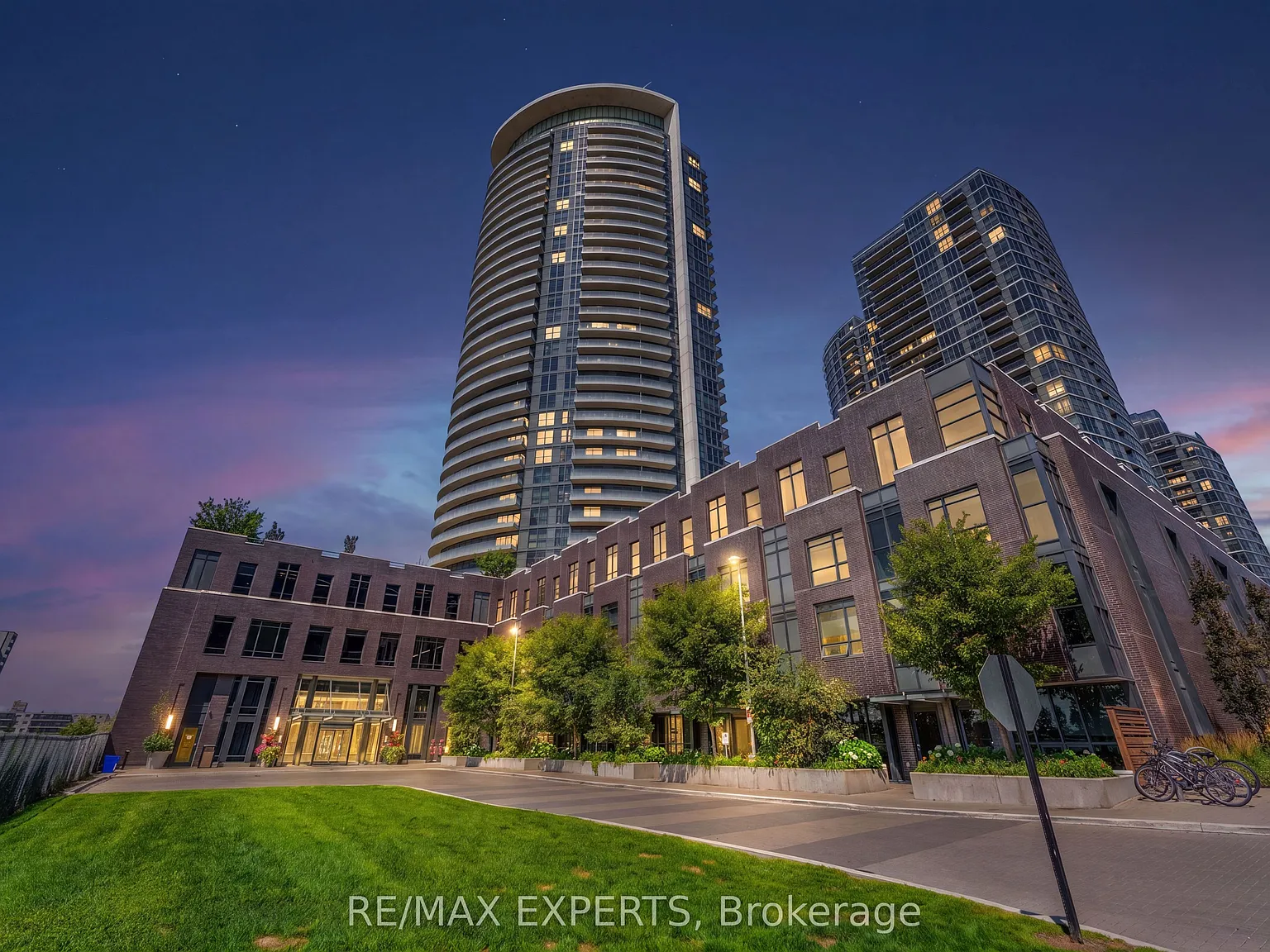 2 bed, $2,600 — Photo 2