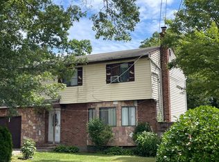 323 American Blvd, Brentwood, NY 11717