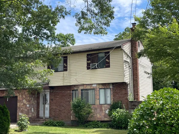 323 American Blvd, Brentwood, NY 11717