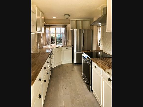 4th image of 1821 SE 169th Ave