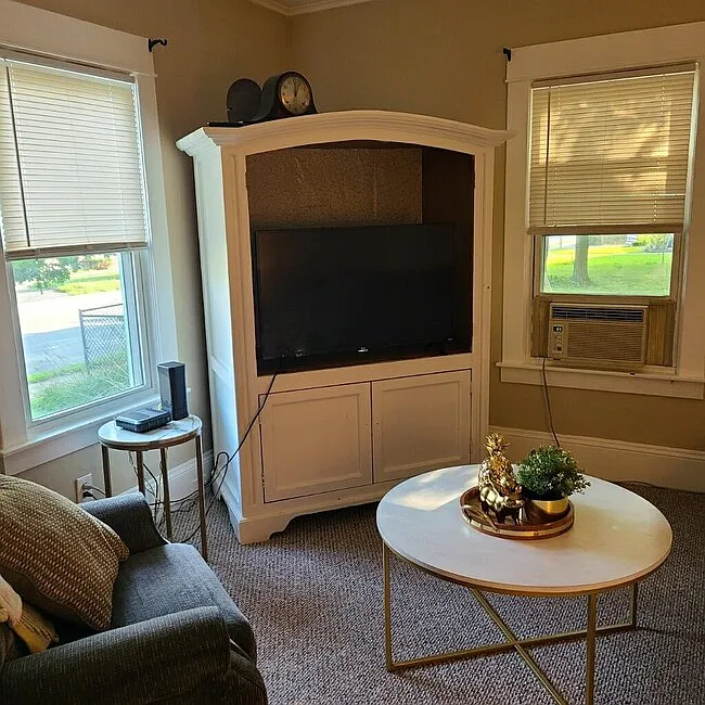 2 bed, 1070 sqft, $1,650 — Photo 2