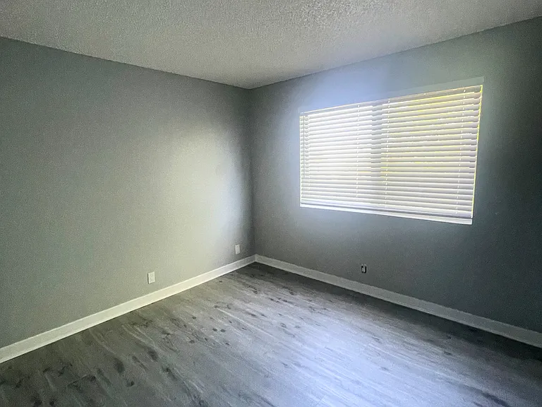 1135 Raymond Apartments LLC — Photo 7