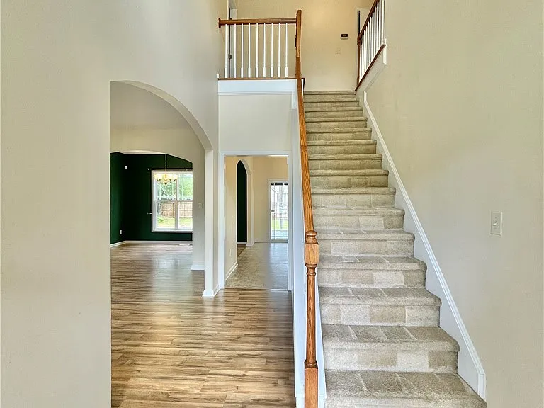 675 Omaha Dr — Photo 7