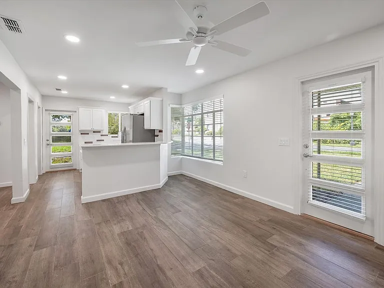 834 Jefferson Ave — Photo 12