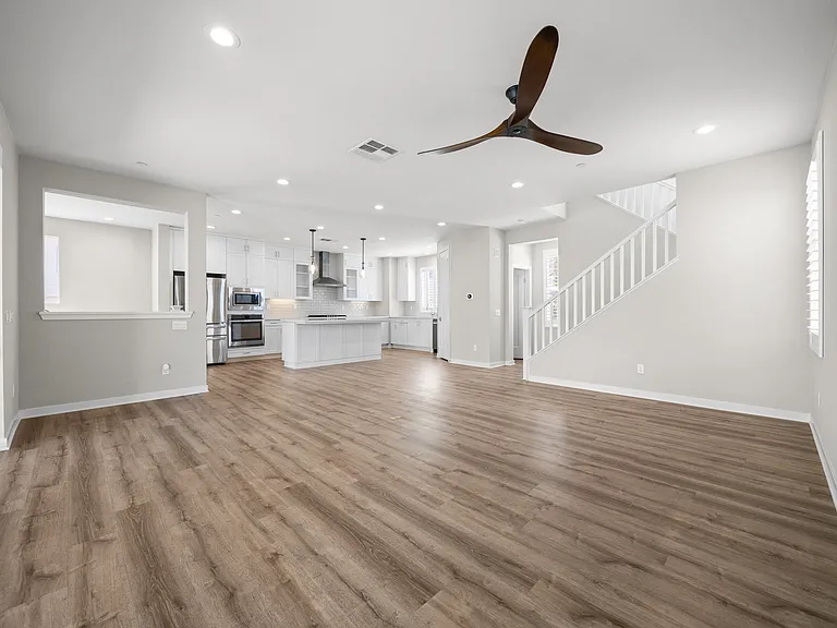 16205 Camden Cir — Photo 14