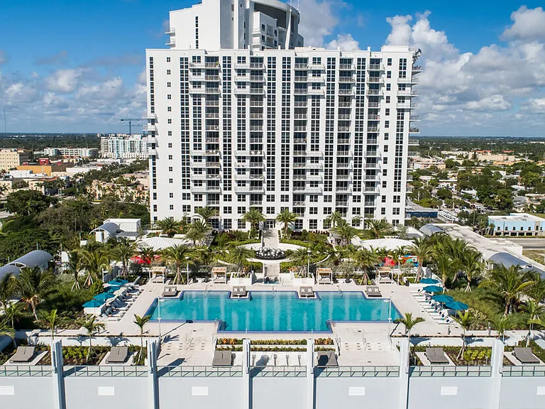 Circ Residences — Photo 19