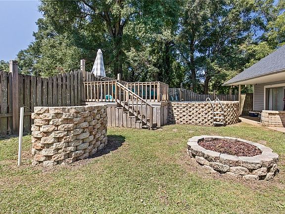 3rd image of 4815 Sharpless Dr E