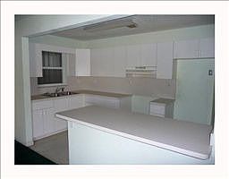 2nd image of 2246 Charleston St