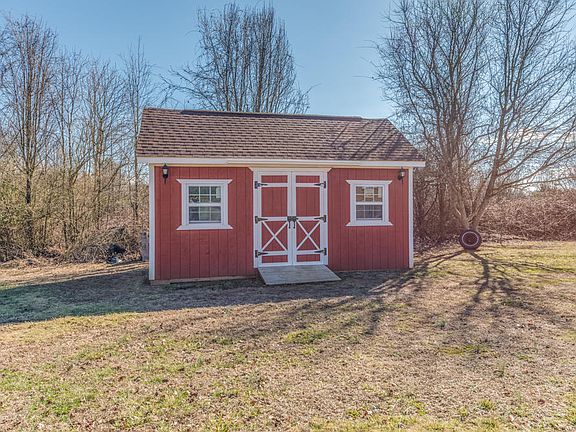 3rd image of 201 Dixie Meadows Dr