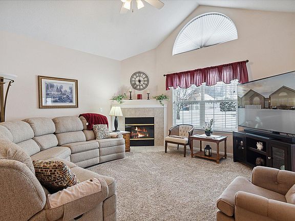 4th image of 1200 Abbey Ct