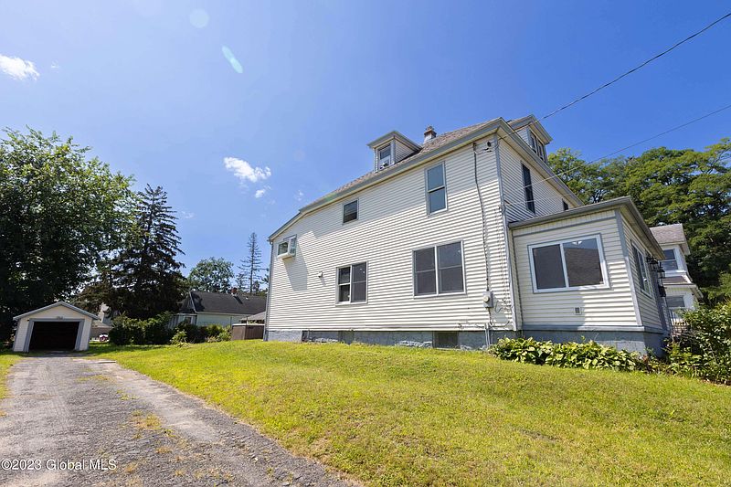 2nd image of 2022 Campbell Avenue