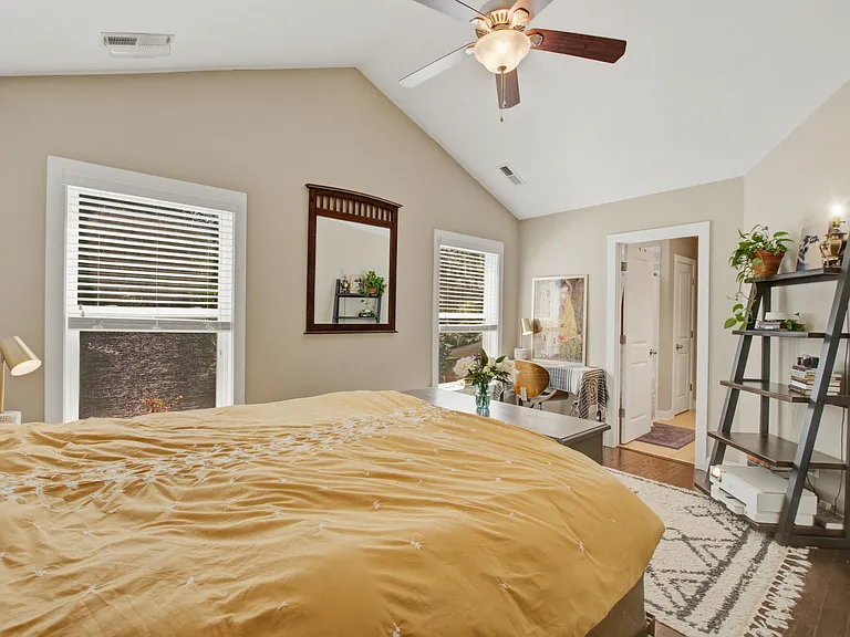 21 Oak Forest Dr #B — Photo 28
