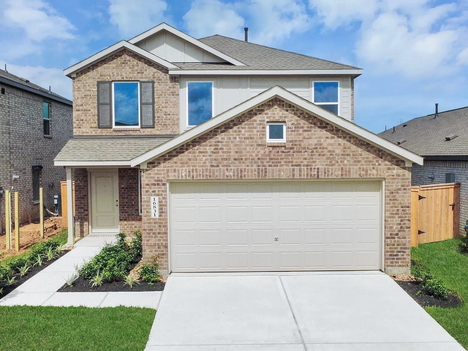 4 bed, 2.5 bath, 1951 sqft, $2,050 — Photo 3
