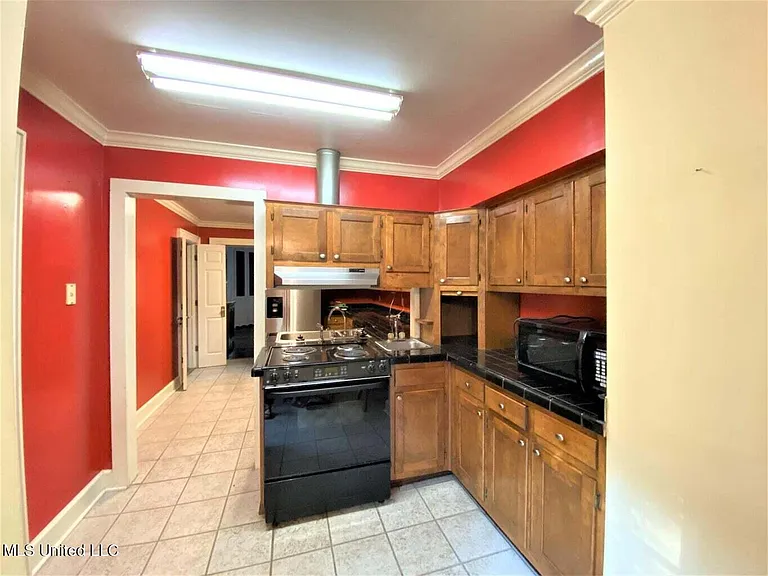 275 W Chulahoma Ave — Photo 5