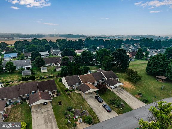 3rd image of 1094 Westgate Dr