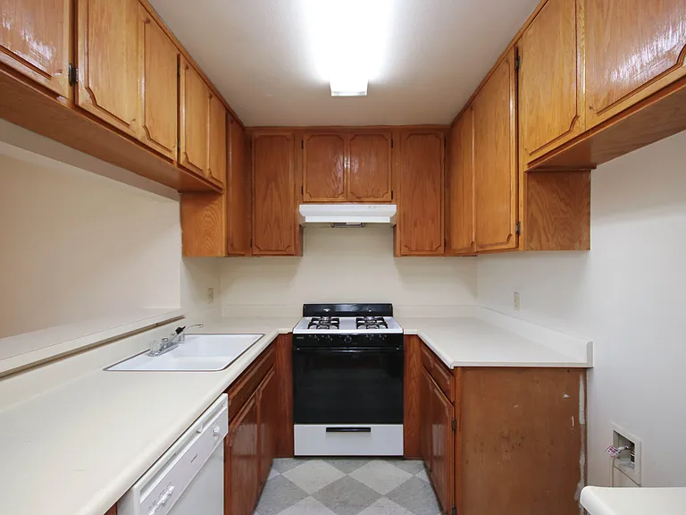 1310 E Acacia Ave #203 — Photo 8