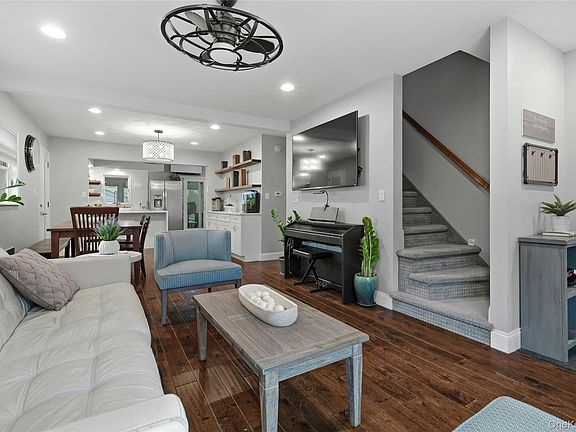 2nd image of 152 Collins Avenue
