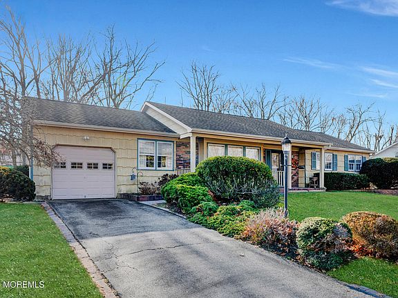 5th image of 21 Meadowbrook Drive