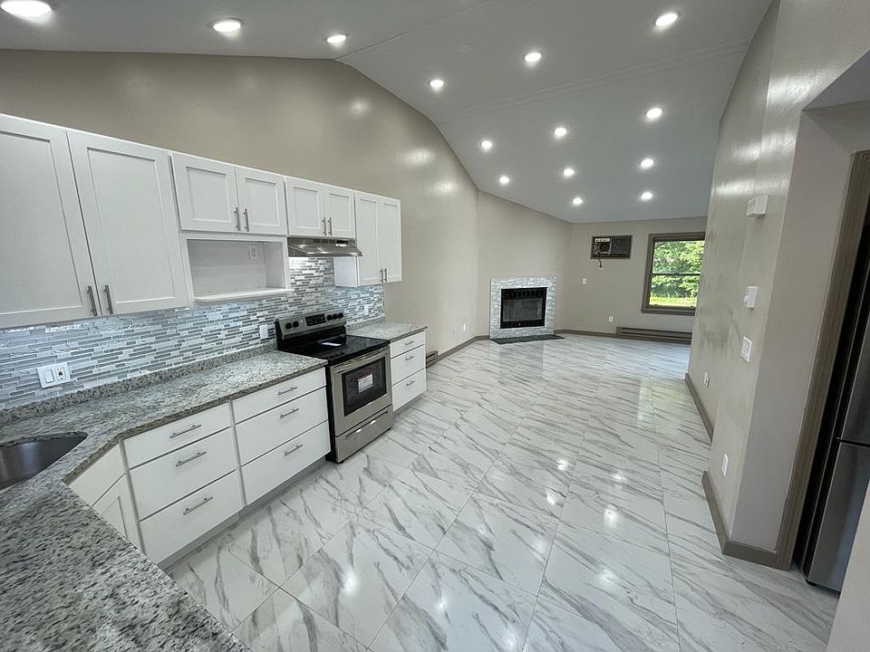 1st image of 23 Pine Crest Rdg