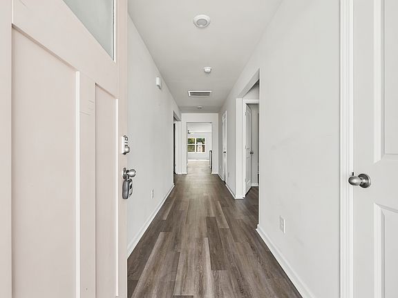 3rd image of 258 Hollandbush Dr