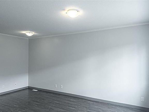 3rd image of UNIT 338-522 Cornish ROAD