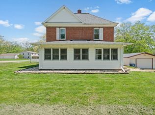 630 Willett Ave, Dixon, IL 61021