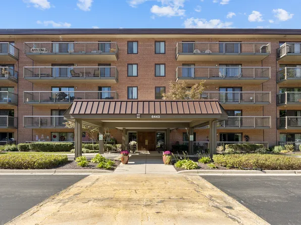 6443 Clarendon Hills Rd APT 206, Willowbrook, IL 60527