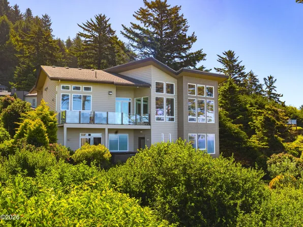200 Sea Crest Ln, Otter Rock, OR 97369